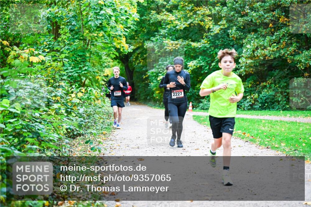 12.10.2025 - Bramfelder Halbmarathon 2025 Dr. Thomas Lammeyer http://msf.ph/oto/9357065 12.10.2025 10:59:39 Laufen 2817, 2227 meine-sportfotos.de