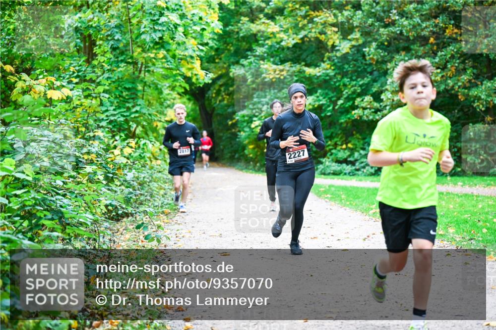 12.10.2025 - Bramfelder Halbmarathon 2025 Dr. Thomas Lammeyer http://msf.ph/oto/9357070 12.10.2025 10:59:40 Laufen 2817, 2227 meine-sportfotos.de