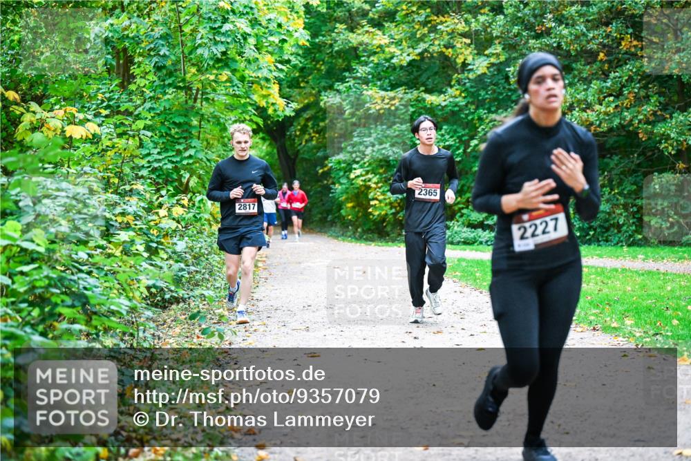 12.10.2025 - Bramfelder Halbmarathon 2025 Dr. Thomas Lammeyer http://msf.ph/oto/9357079 12.10.2025 10:59:41 Laufen 2365, 2817, 2227 meine-sportfotos.de