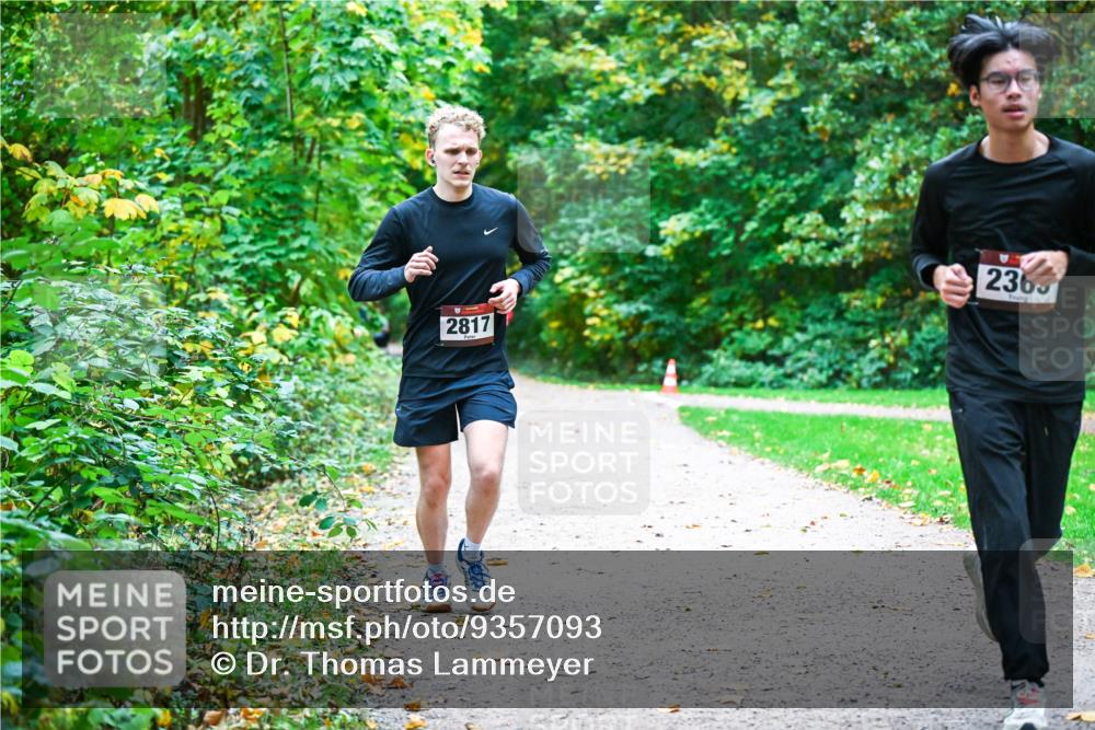 12.10.2025 - Bramfelder Halbmarathon 2025 Dr. Thomas Lammeyer http://msf.ph/oto/9357093 12.10.2025 10:59:44 Laufen 2817, 2363 meine-sportfotos.de