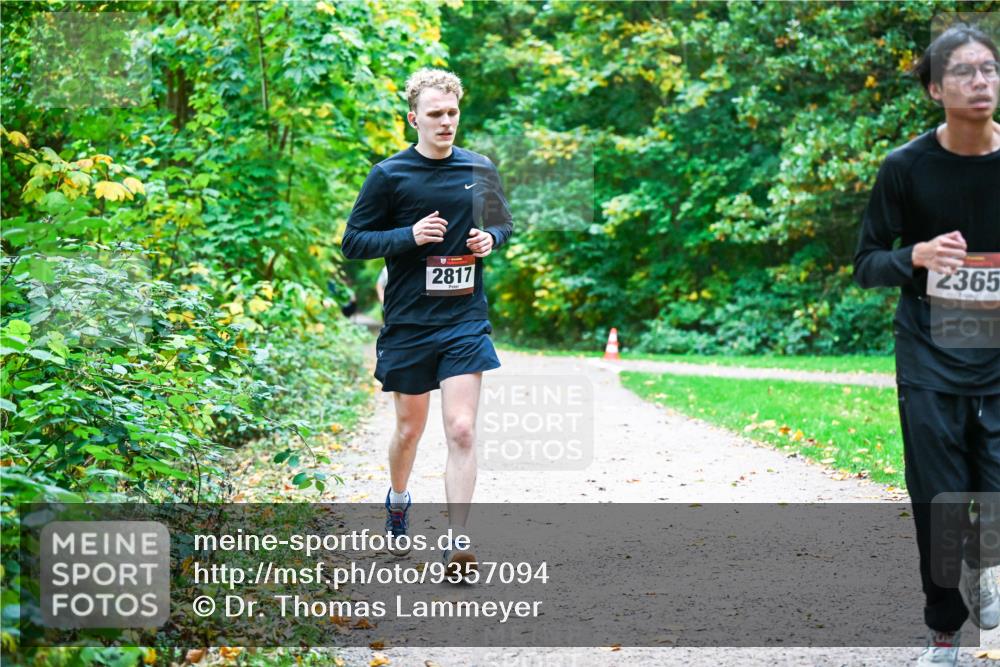 12.10.2025 - Bramfelder Halbmarathon 2025 Dr. Thomas Lammeyer http://msf.ph/oto/9357094 12.10.2025 10:59:44 Laufen 2817, 2365 meine-sportfotos.de