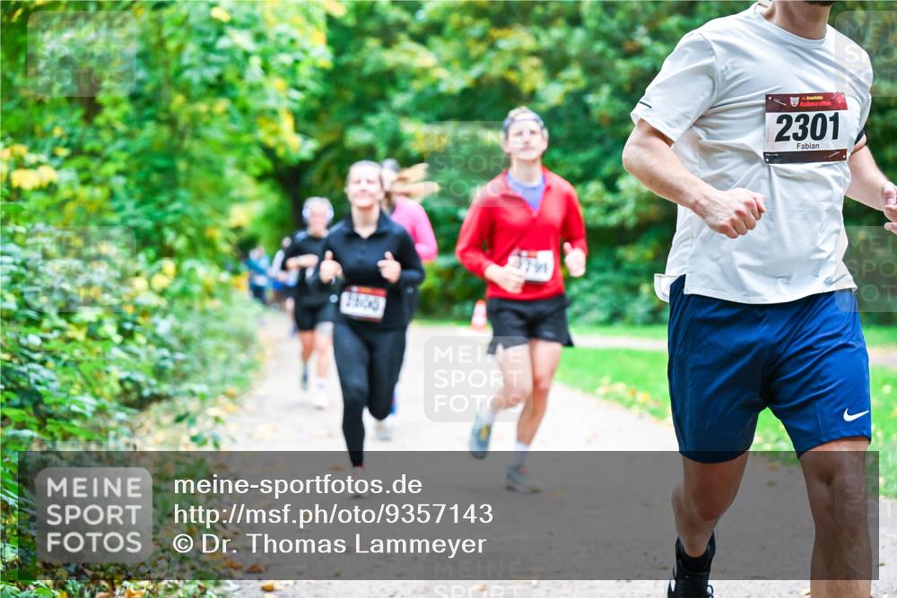 12.10.2025 - Bramfelder Halbmarathon 2025 Dr. Thomas Lammeyer http://msf.ph/oto/9357143 12.10.2025 10:59:52 Laufen 34, 2301 meine-sportfotos.de