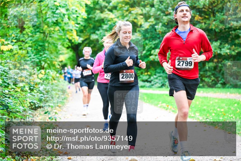 12.10.2025 - Bramfelder Halbmarathon 2025 Dr. Thomas Lammeyer http://msf.ph/oto/9357149 12.10.2025 10:59:53 Laufen 2493, 22, 22, 2800, 60, 2799 meine-sportfotos.de
