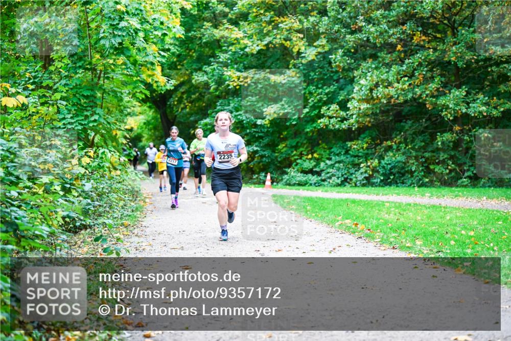 12.10.2025 - Bramfelder Halbmarathon 2025 Dr. Thomas Lammeyer http://msf.ph/oto/9357172 12.10.2025 10:59:59 Laufen 2217, 2235 meine-sportfotos.de