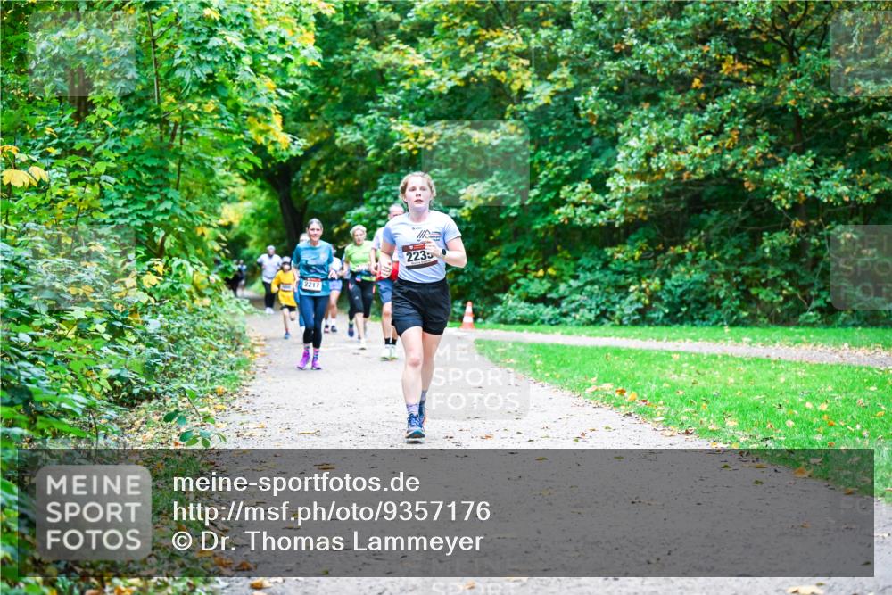 12.10.2025 - Bramfelder Halbmarathon 2025 Dr. Thomas Lammeyer http://msf.ph/oto/9357176 12.10.2025 10:59:59 Laufen 2217, 2235 meine-sportfotos.de