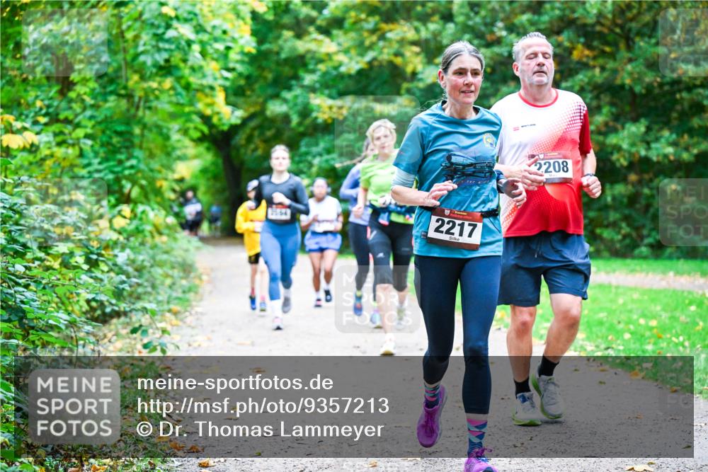 12.10.2025 - Bramfelder Halbmarathon 2025 Dr. Thomas Lammeyer http://msf.ph/oto/9357213 12.10.2025 11:00:05 Laufen 2217, 2208 meine-sportfotos.de