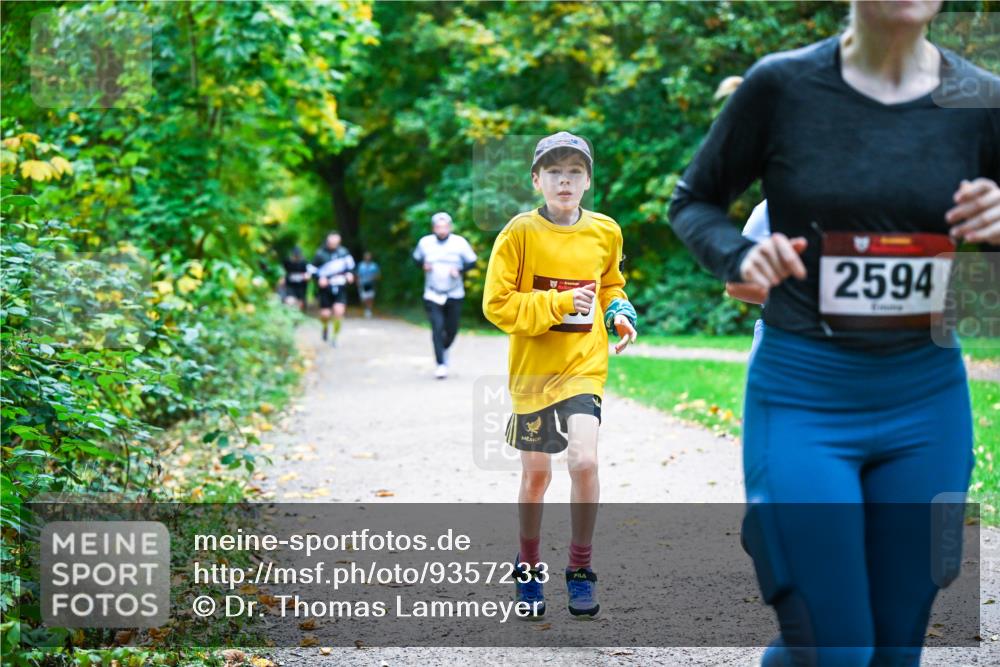 12.10.2025 - Bramfelder Halbmarathon 2025 Dr. Thomas Lammeyer http://msf.ph/oto/9357233 12.10.2025 11:00:08 Laufen 2594 meine-sportfotos.de