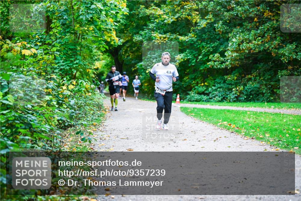 12.10.2025 - Bramfelder Halbmarathon 2025 Dr. Thomas Lammeyer http://msf.ph/oto/9357239 12.10.2025 11:00:11 Laufen 2615, 2360 meine-sportfotos.de