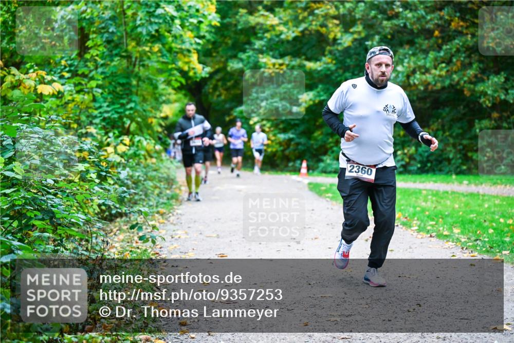 12.10.2025 - Bramfelder Halbmarathon 2025 Dr. Thomas Lammeyer http://msf.ph/oto/9357253 12.10.2025 11:00:13 Laufen 2360 meine-sportfotos.de