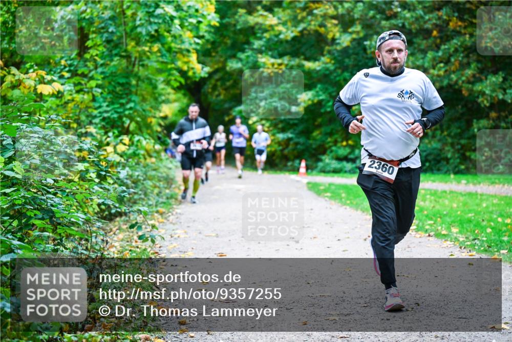 12.10.2025 - Bramfelder Halbmarathon 2025 Dr. Thomas Lammeyer http://msf.ph/oto/9357255 12.10.2025 11:00:13 Laufen 2360 meine-sportfotos.de