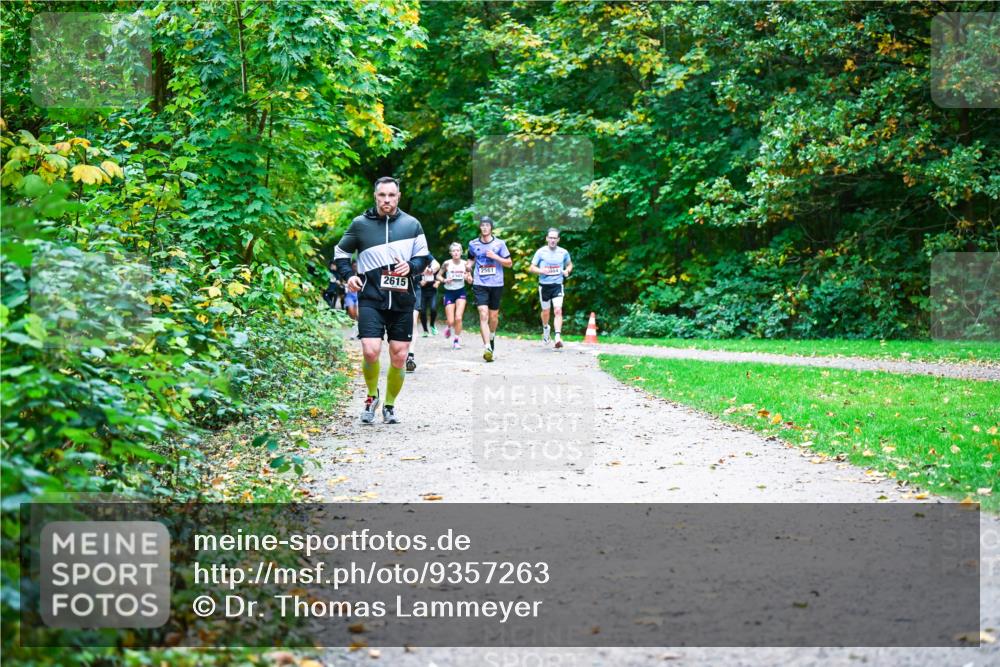 12.10.2025 - Bramfelder Halbmarathon 2025 Dr. Thomas Lammeyer http://msf.ph/oto/9357263 12.10.2025 11:00:15 Laufen 2615, 2561 meine-sportfotos.de