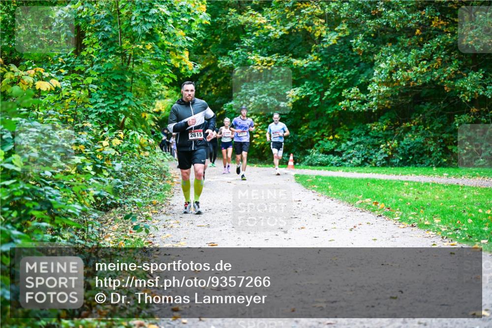 12.10.2025 - Bramfelder Halbmarathon 2025 Dr. Thomas Lammeyer http://msf.ph/oto/9357266 12.10.2025 11:00:15 Laufen 2615, 2561 meine-sportfotos.de