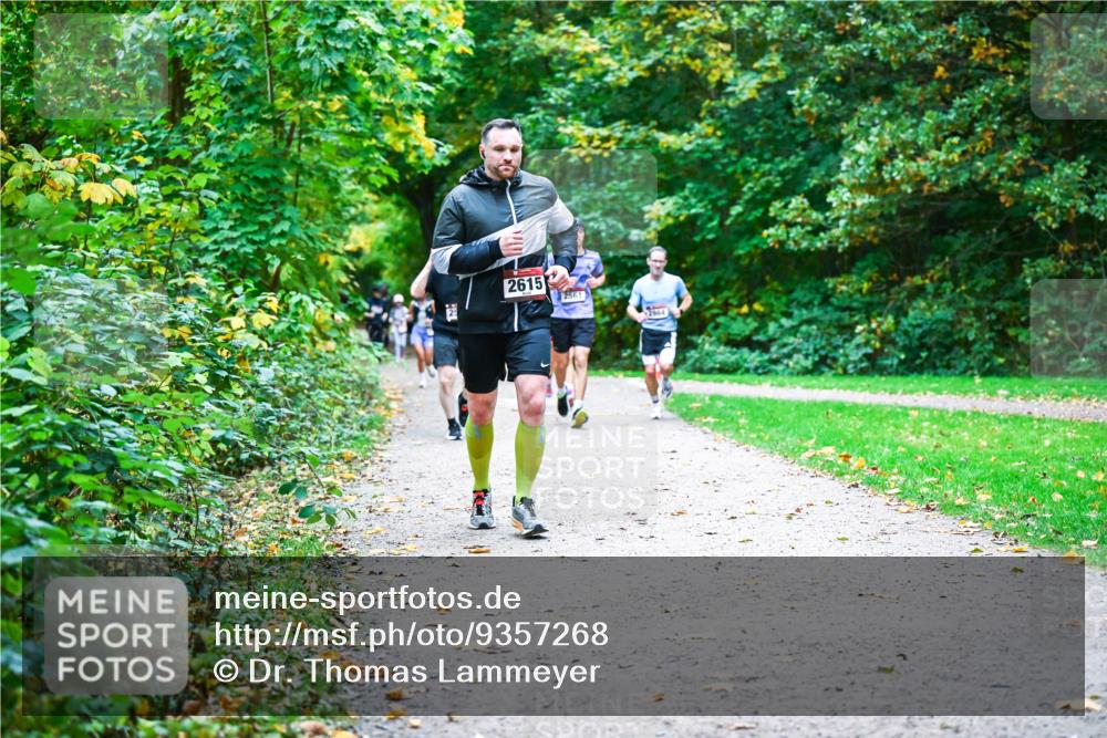 12.10.2025 - Bramfelder Halbmarathon 2025 Dr. Thomas Lammeyer http://msf.ph/oto/9357268 12.10.2025 11:00:17 Laufen 2615, 2561 meine-sportfotos.de
