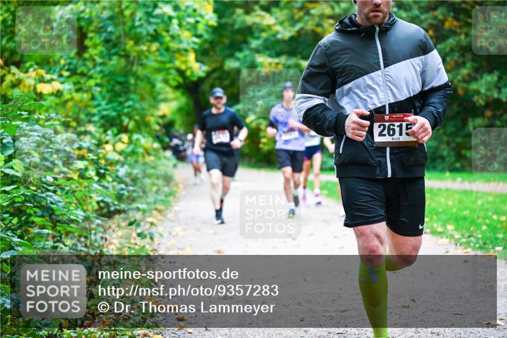 12.10.2025 - Bramfelder Halbmarathon 2025 Dr. Thomas Lammeyer http://msf.ph/oto/9357283 12.10.2025 11:00:19 Laufen 3, 34, 2615 meine-sportfotos.de