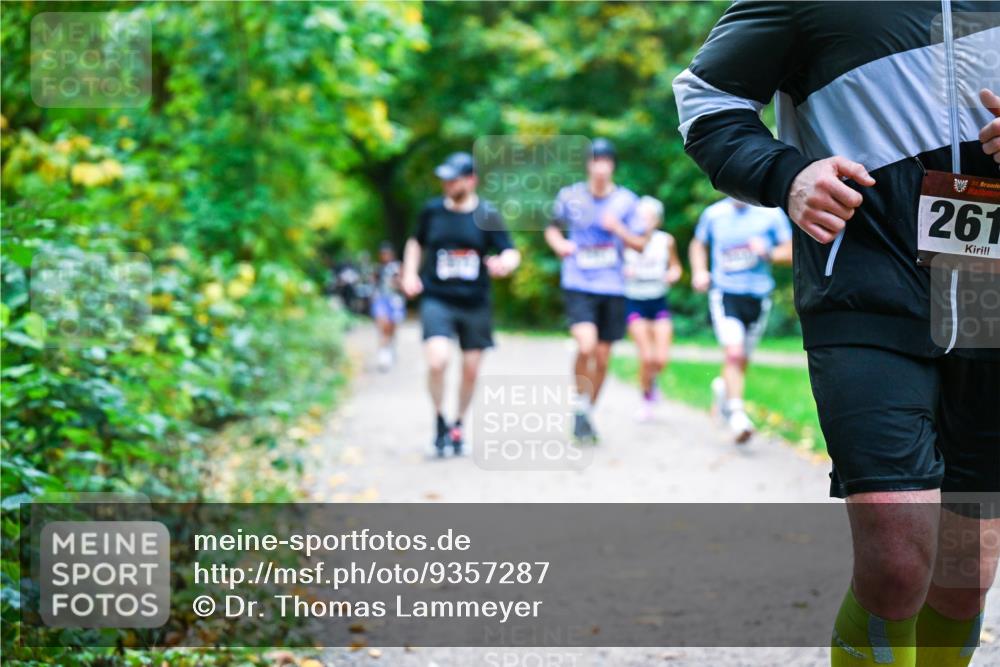 12.10.2025 - Bramfelder Halbmarathon 2025 Dr. Thomas Lammeyer http://msf.ph/oto/9357287 12.10.2025 11:00:19 Laufen 34, 261 meine-sportfotos.de