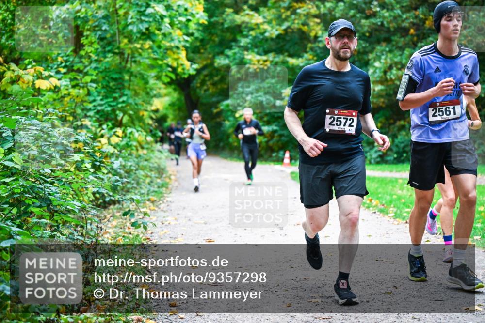 12.10.2025 - Bramfelder Halbmarathon 2025 Dr. Thomas Lammeyer http://msf.ph/oto/9357298 12.10.2025 11:00:21 Laufen 2572, 3, 2561 meine-sportfotos.de