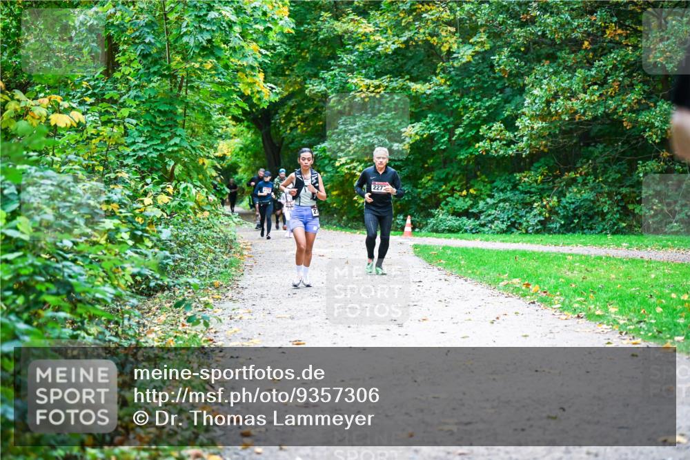 12.10.2025 - Bramfelder Halbmarathon 2025 Dr. Thomas Lammeyer http://msf.ph/oto/9357306 12.10.2025 11:00:23 Laufen 27, 227 meine-sportfotos.de