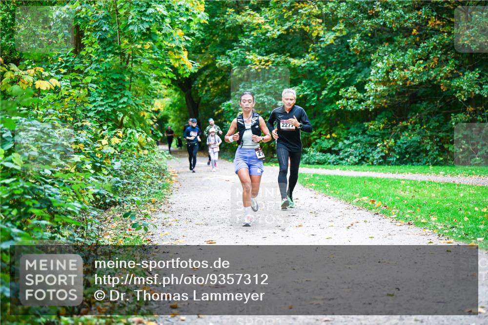 12.10.2025 - Bramfelder Halbmarathon 2025 Dr. Thomas Lammeyer http://msf.ph/oto/9357312 12.10.2025 11:00:24 Laufen 27, 2277 meine-sportfotos.de