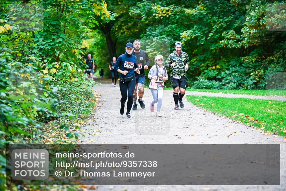 12.10.2025 - Bramfelder Halbmarathon 2025 Dr. Thomas Lammeyer http://msf.ph/oto/9357338 12.10.2025 11:00:30 Laufen 2170, 2168, 2053 meine-sportfotos.de