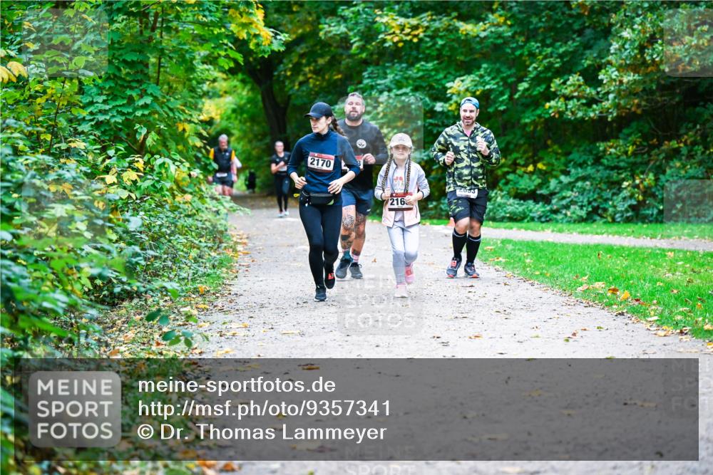 12.10.2025 - Bramfelder Halbmarathon 2025 Dr. Thomas Lammeyer http://msf.ph/oto/9357341 12.10.2025 11:00:31 Laufen 2170, 216, 2093 meine-sportfotos.de