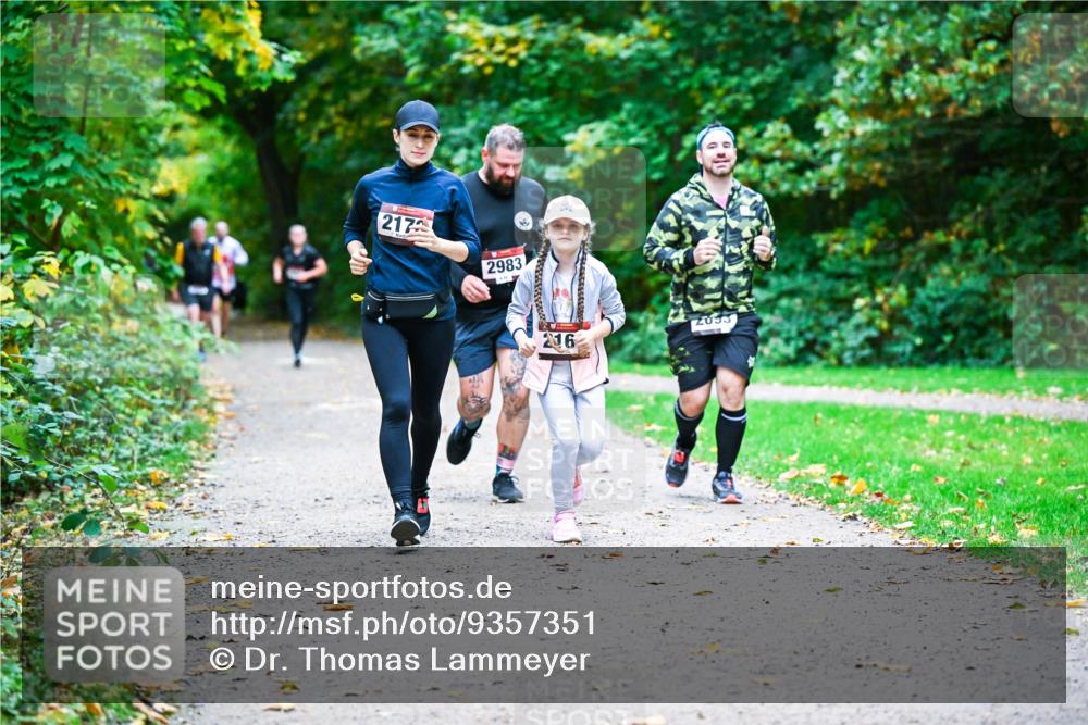 12.10.2025 - Bramfelder Halbmarathon 2025 Dr. Thomas Lammeyer http://msf.ph/oto/9357351 12.10.2025 11:00:32 Laufen 217, 2983, 216, 2053 meine-sportfotos.de