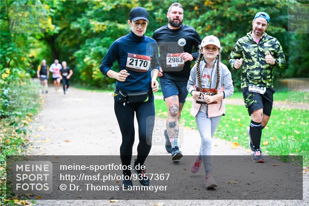 12.10.2025 - Bramfelder Halbmarathon 2025 Dr. Thomas Lammeyer http://msf.ph/oto/9357367 12.10.2025 11:00:34 Laufen 2170, 2983, 2093 meine-sportfotos.de