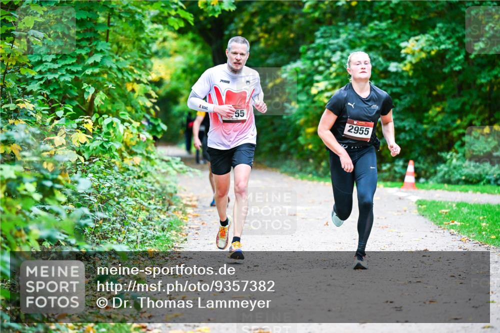 12.10.2025 - Bramfelder Halbmarathon 2025 Dr. Thomas Lammeyer http://msf.ph/oto/9357382 12.10.2025 11:00:40 Laufen 55, 2955 meine-sportfotos.de