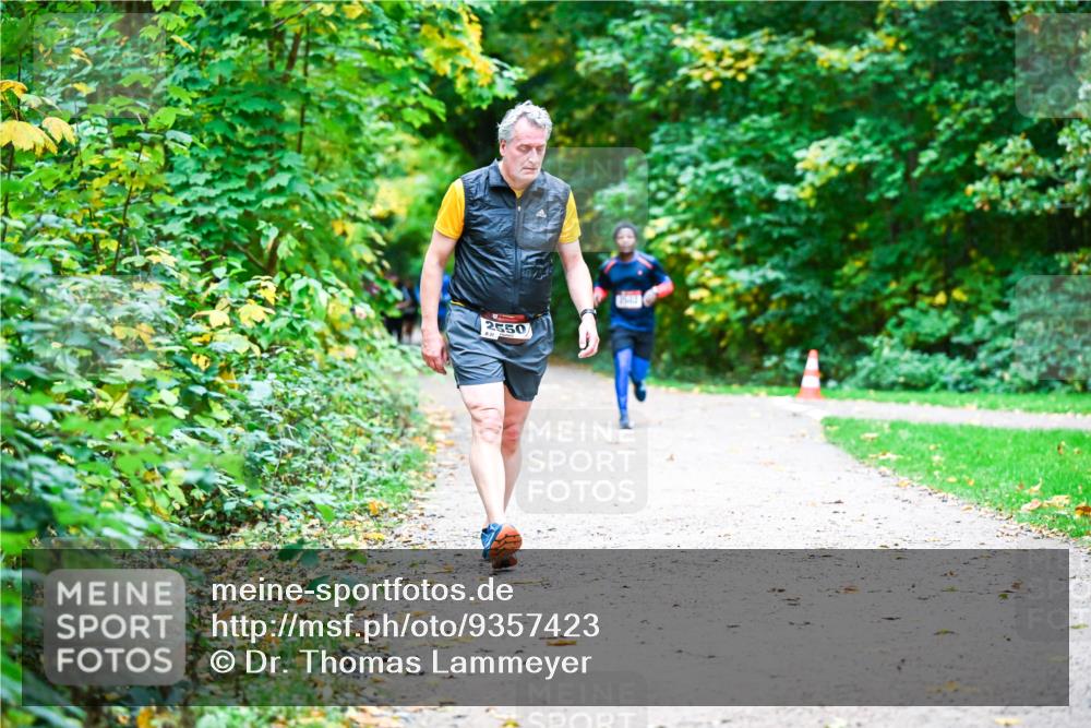 12.10.2025 - Bramfelder Halbmarathon 2025 Dr. Thomas Lammeyer http://msf.ph/oto/9357423 12.10.2025 11:00:48 Laufen 2550 meine-sportfotos.de