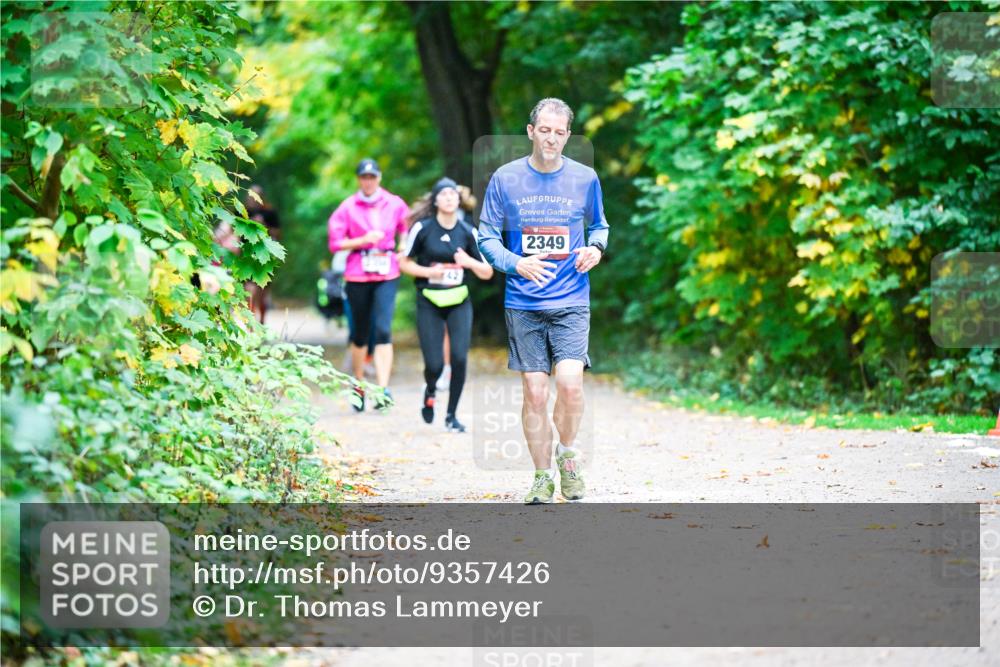 12.10.2025 - Bramfelder Halbmarathon 2025 Dr. Thomas Lammeyer http://msf.ph/oto/9357426 12.10.2025 11:00:57 Laufen 4, 2349 meine-sportfotos.de