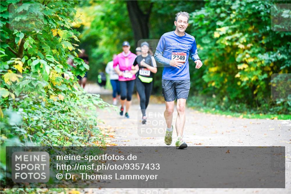 12.10.2025 - Bramfelder Halbmarathon 2025 Dr. Thomas Lammeyer http://msf.ph/oto/9357433 12.10.2025 11:00:58 Laufen 3343, 2249 meine-sportfotos.de
