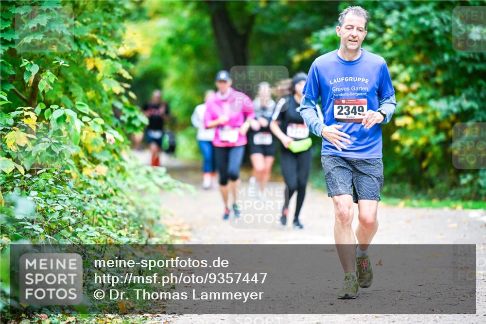 12.10.2025 - Bramfelder Halbmarathon 2025 Dr. Thomas Lammeyer http://msf.ph/oto/9357447 12.10.2025 11:01:00 Laufen 2349, 2 meine-sportfotos.de