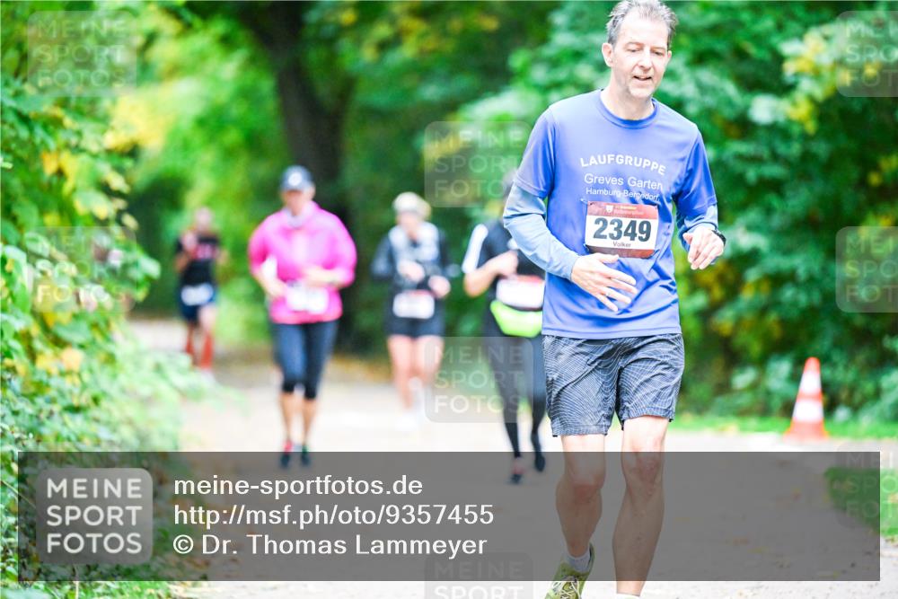 12.10.2025 - Bramfelder Halbmarathon 2025 Dr. Thomas Lammeyer http://msf.ph/oto/9357455 12.10.2025 11:01:01 Laufen 2349 meine-sportfotos.de