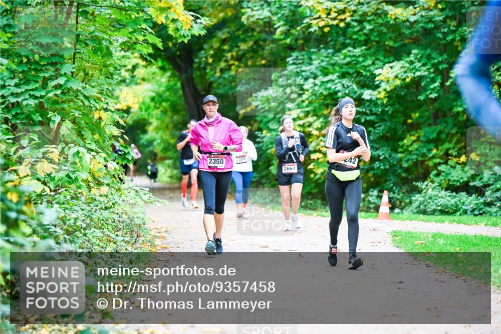 12.10.2025 - Bramfelder Halbmarathon 2025 Dr. Thomas Lammeyer http://msf.ph/oto/9357458 12.10.2025 11:01:04 Laufen 2350, 2257, 42, 2667 meine-sportfotos.de