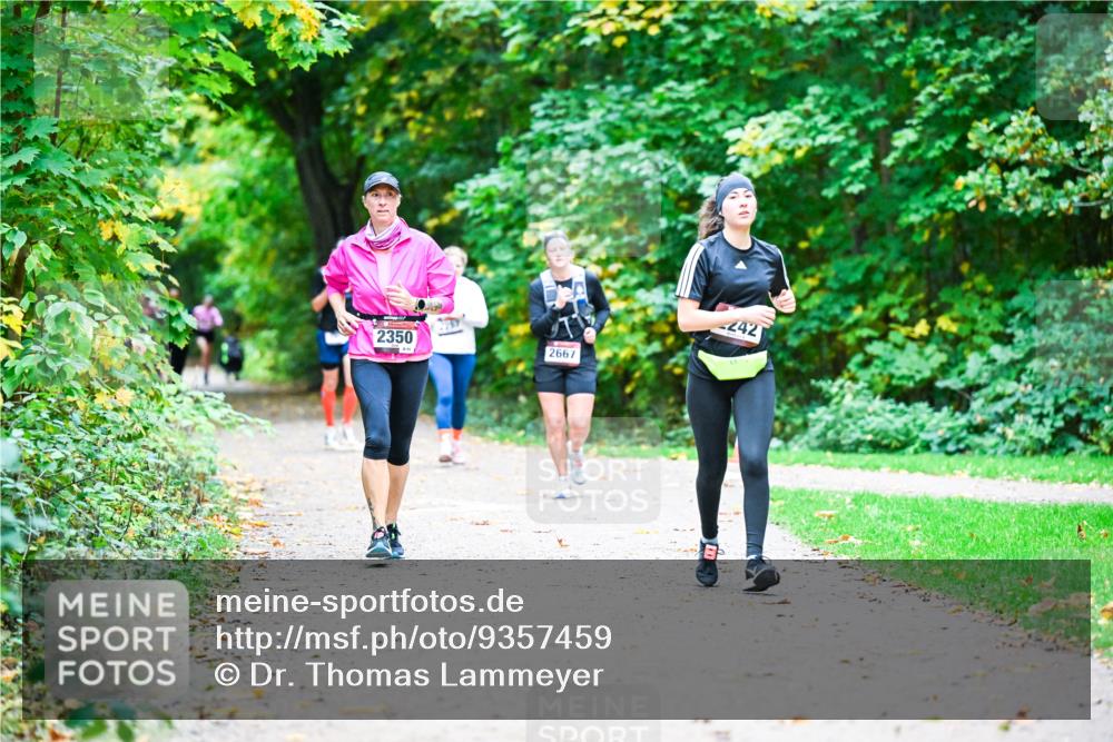 12.10.2025 - Bramfelder Halbmarathon 2025 Dr. Thomas Lammeyer http://msf.ph/oto/9357459 12.10.2025 11:01:05 Laufen 242, 2350 meine-sportfotos.de