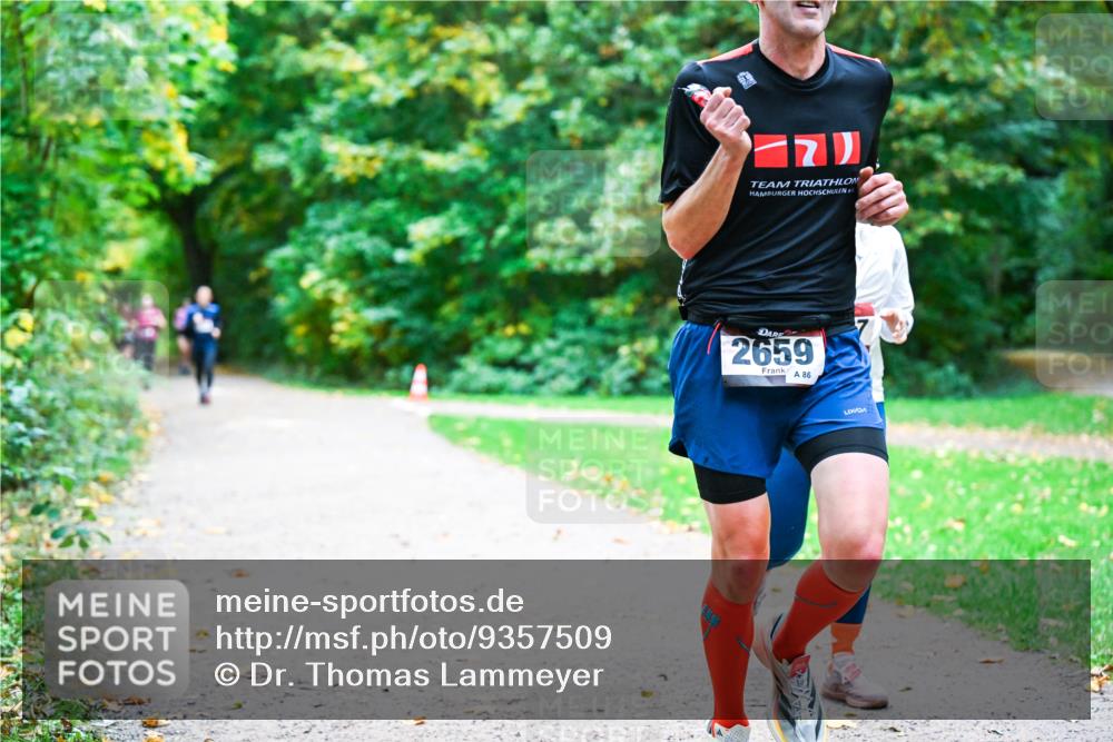12.10.2025 - Bramfelder Halbmarathon 2025 Dr. Thomas Lammeyer http://msf.ph/oto/9357509 12.10.2025 11:01:14 Laufen 2659, 86 meine-sportfotos.de