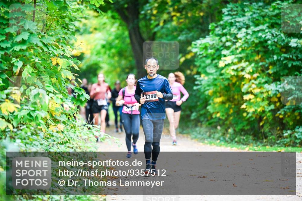12.10.2025 - Bramfelder Halbmarathon 2025 Dr. Thomas Lammeyer http://msf.ph/oto/9357512 12.10.2025 11:01:17 Laufen 2748 meine-sportfotos.de