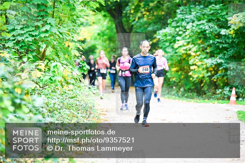 12.10.2025 - Bramfelder Halbmarathon 2025 Dr. Thomas Lammeyer http://msf.ph/oto/9357521 12.10.2025 11:01:18 Laufen 748 meine-sportfotos.de