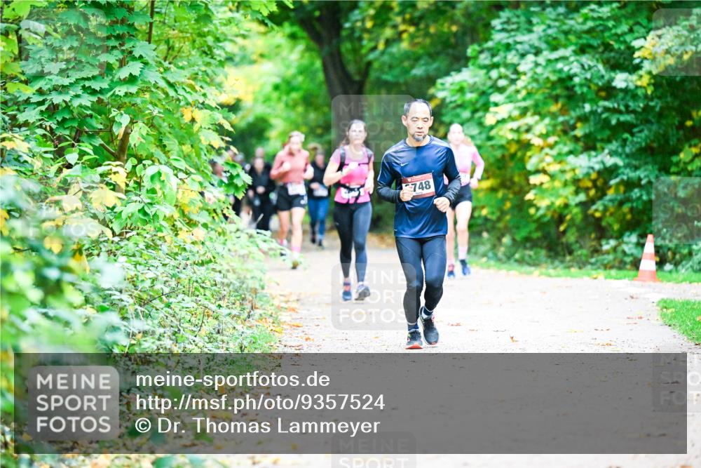12.10.2025 - Bramfelder Halbmarathon 2025 Dr. Thomas Lammeyer http://msf.ph/oto/9357524 12.10.2025 11:01:19 Laufen 748 meine-sportfotos.de