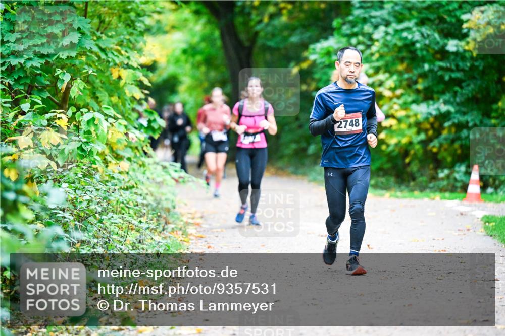 12.10.2025 - Bramfelder Halbmarathon 2025 Dr. Thomas Lammeyer http://msf.ph/oto/9357531 12.10.2025 11:01:20 Laufen 2748 meine-sportfotos.de