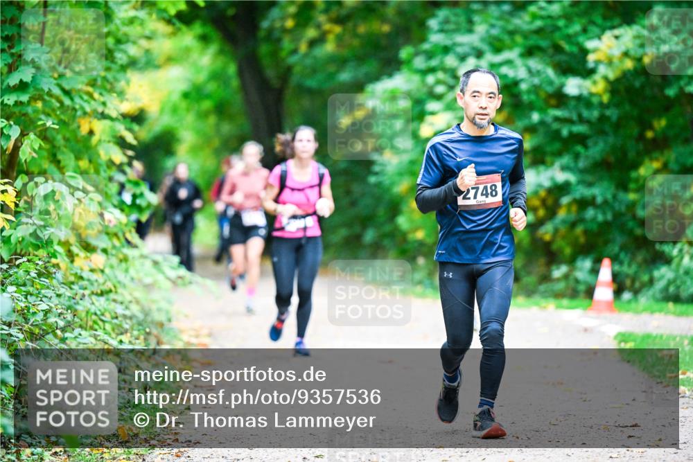 12.10.2025 - Bramfelder Halbmarathon 2025 Dr. Thomas Lammeyer http://msf.ph/oto/9357536 12.10.2025 11:01:20 Laufen 2748 meine-sportfotos.de
