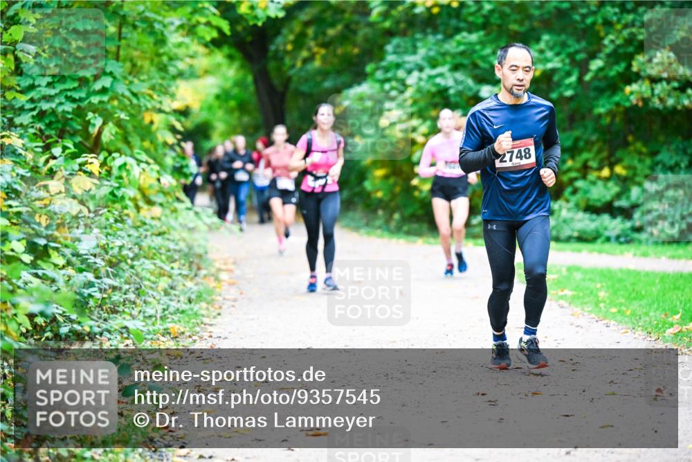 12.10.2025 - Bramfelder Halbmarathon 2025 Dr. Thomas Lammeyer http://msf.ph/oto/9357545 12.10.2025 11:01:21 Laufen 2748 meine-sportfotos.de