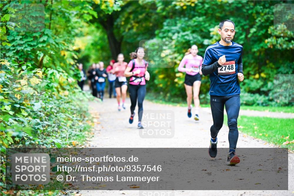 12.10.2025 - Bramfelder Halbmarathon 2025 Dr. Thomas Lammeyer http://msf.ph/oto/9357546 12.10.2025 11:01:22 Laufen 2748 meine-sportfotos.de
