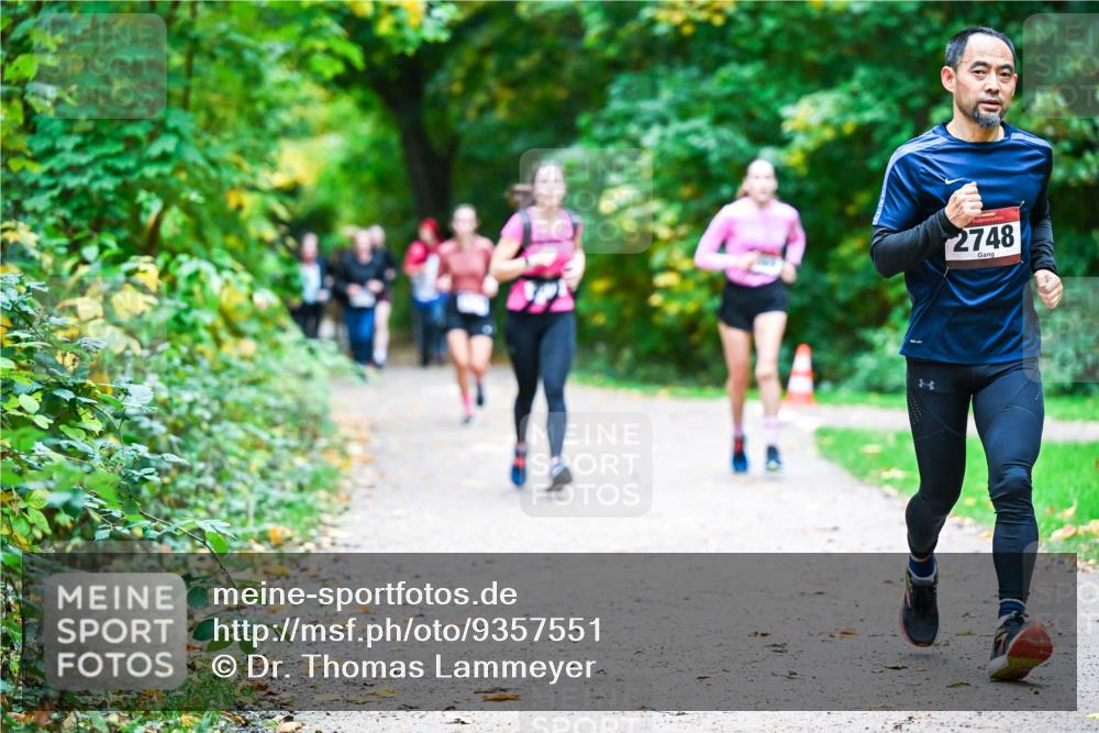 12.10.2025 - Bramfelder Halbmarathon 2025 Dr. Thomas Lammeyer http://msf.ph/oto/9357551 12.10.2025 11:01:22 Laufen 2748 meine-sportfotos.de