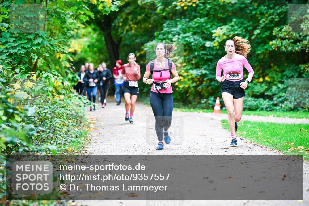 12.10.2025 - Bramfelder Halbmarathon 2025 Dr. Thomas Lammeyer http://msf.ph/oto/9357557 12.10.2025 11:01:23 Laufen 2669, 2414 meine-sportfotos.de