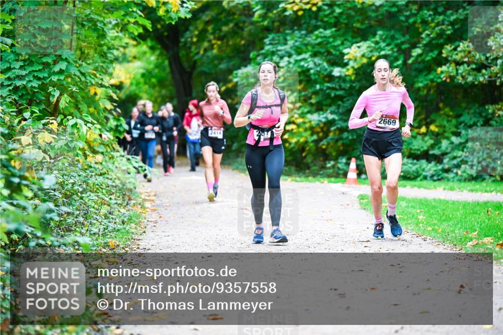 12.10.2025 - Bramfelder Halbmarathon 2025 Dr. Thomas Lammeyer http://msf.ph/oto/9357558 12.10.2025 11:01:24 Laufen 6992 meine-sportfotos.de