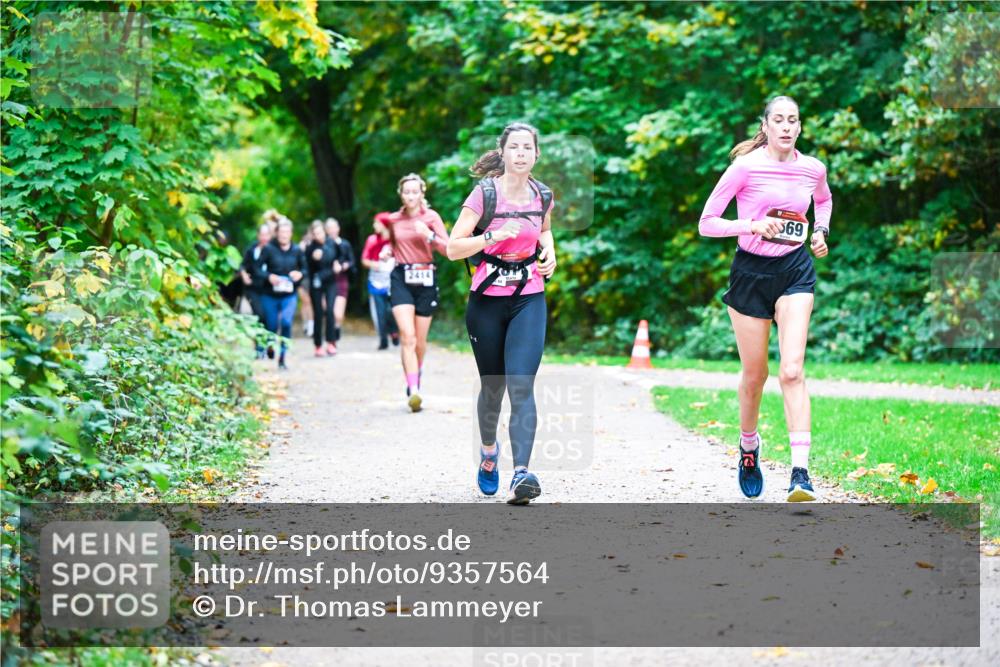12.10.2025 - Bramfelder Halbmarathon 2025 Dr. Thomas Lammeyer http://msf.ph/oto/9357564 12.10.2025 11:01:24 Laufen 2414, 69 meine-sportfotos.de