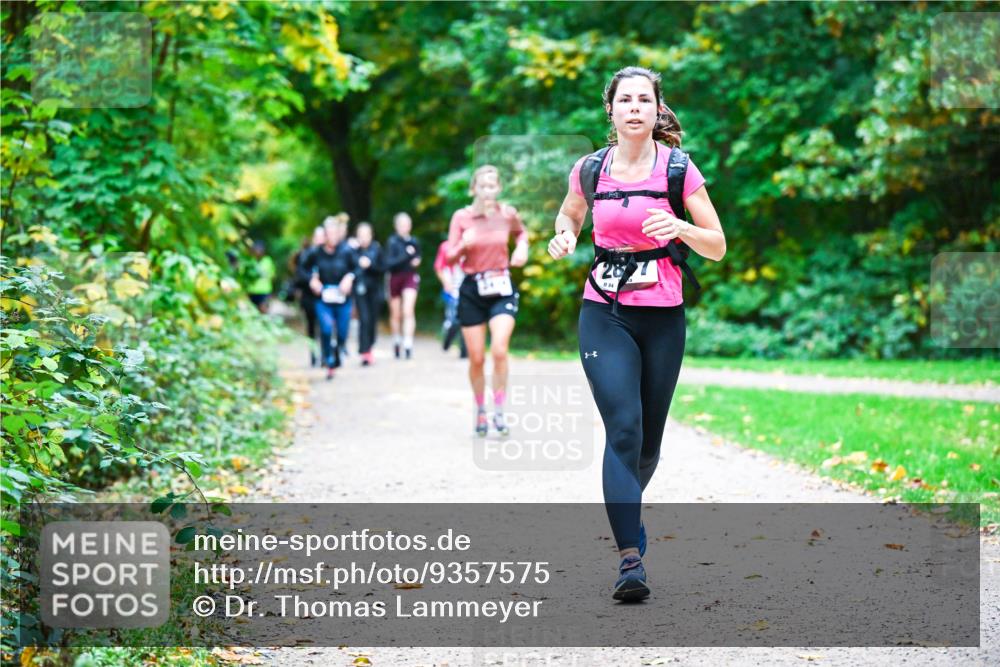 12.10.2025 - Bramfelder Halbmarathon 2025 Dr. Thomas Lammeyer http://msf.ph/oto/9357575 12.10.2025 11:01:26 Laufen 28, 84 meine-sportfotos.de