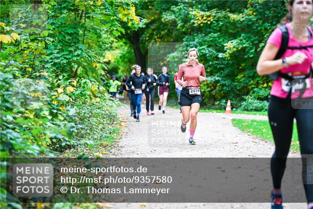 12.10.2025 - Bramfelder Halbmarathon 2025 Dr. Thomas Lammeyer http://msf.ph/oto/9357580 12.10.2025 11:01:27 Laufen 2295, 2414 meine-sportfotos.de