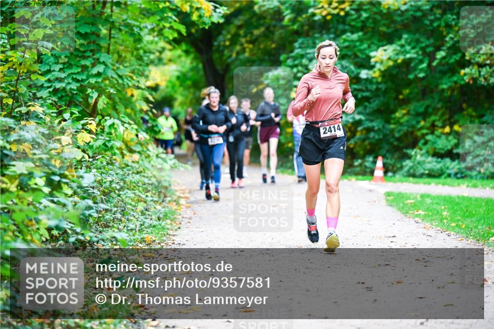 12.10.2025 - Bramfelder Halbmarathon 2025 Dr. Thomas Lammeyer http://msf.ph/oto/9357581 12.10.2025 11:01:28 Laufen 2414 meine-sportfotos.de