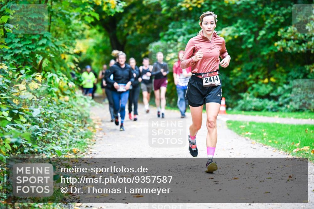 12.10.2025 - Bramfelder Halbmarathon 2025 Dr. Thomas Lammeyer http://msf.ph/oto/9357587 12.10.2025 11:01:29 Laufen 2414 meine-sportfotos.de